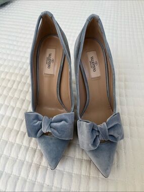 Valentino Powder Blue Velvet Bow Pointed-Toe Pumps